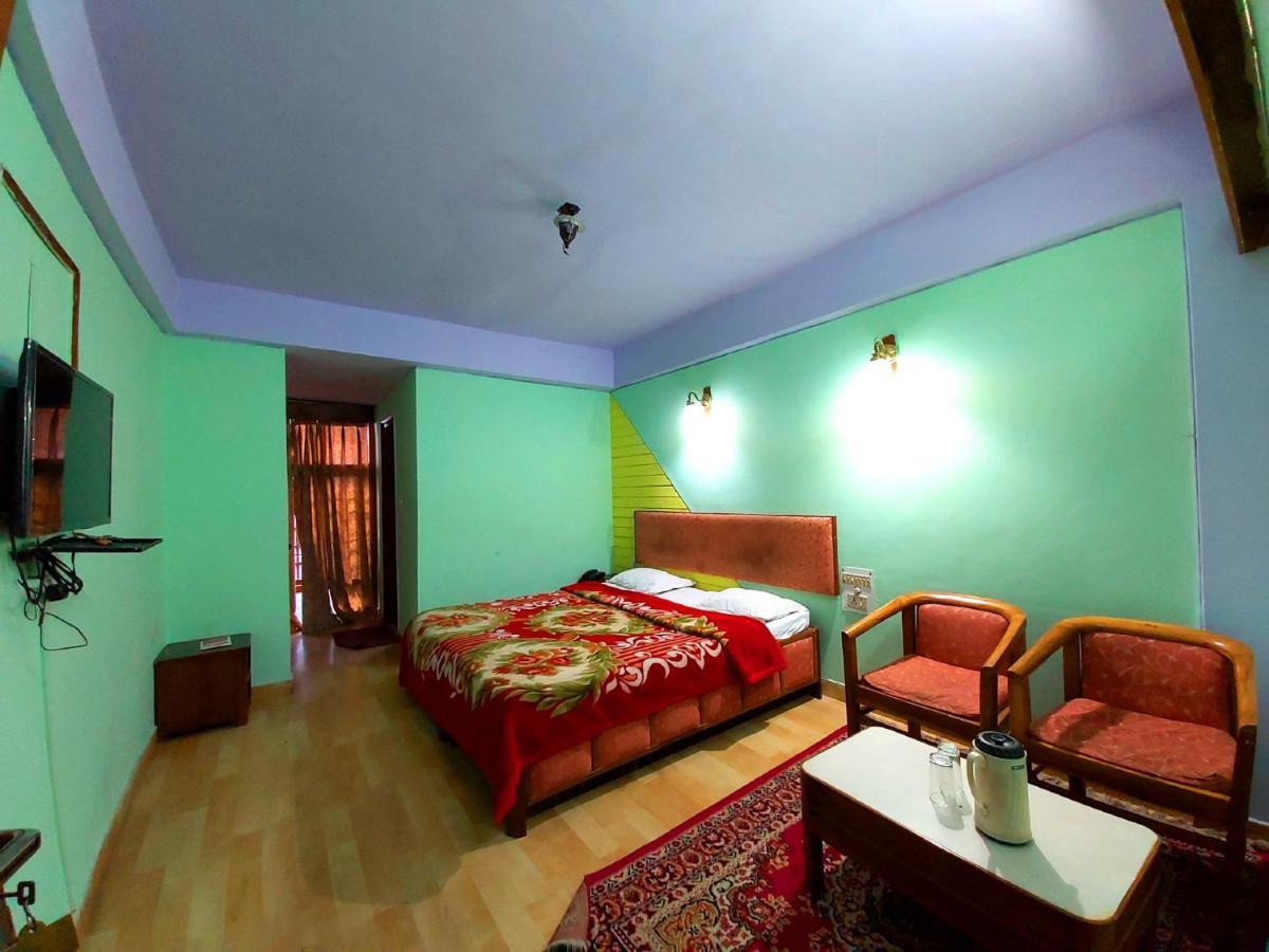 Hotel Radhe Continental Nainital Ngoại thất bức ảnh