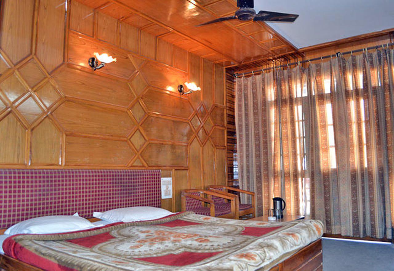 Hotel Radhe Continental Nainital Ngoại thất bức ảnh