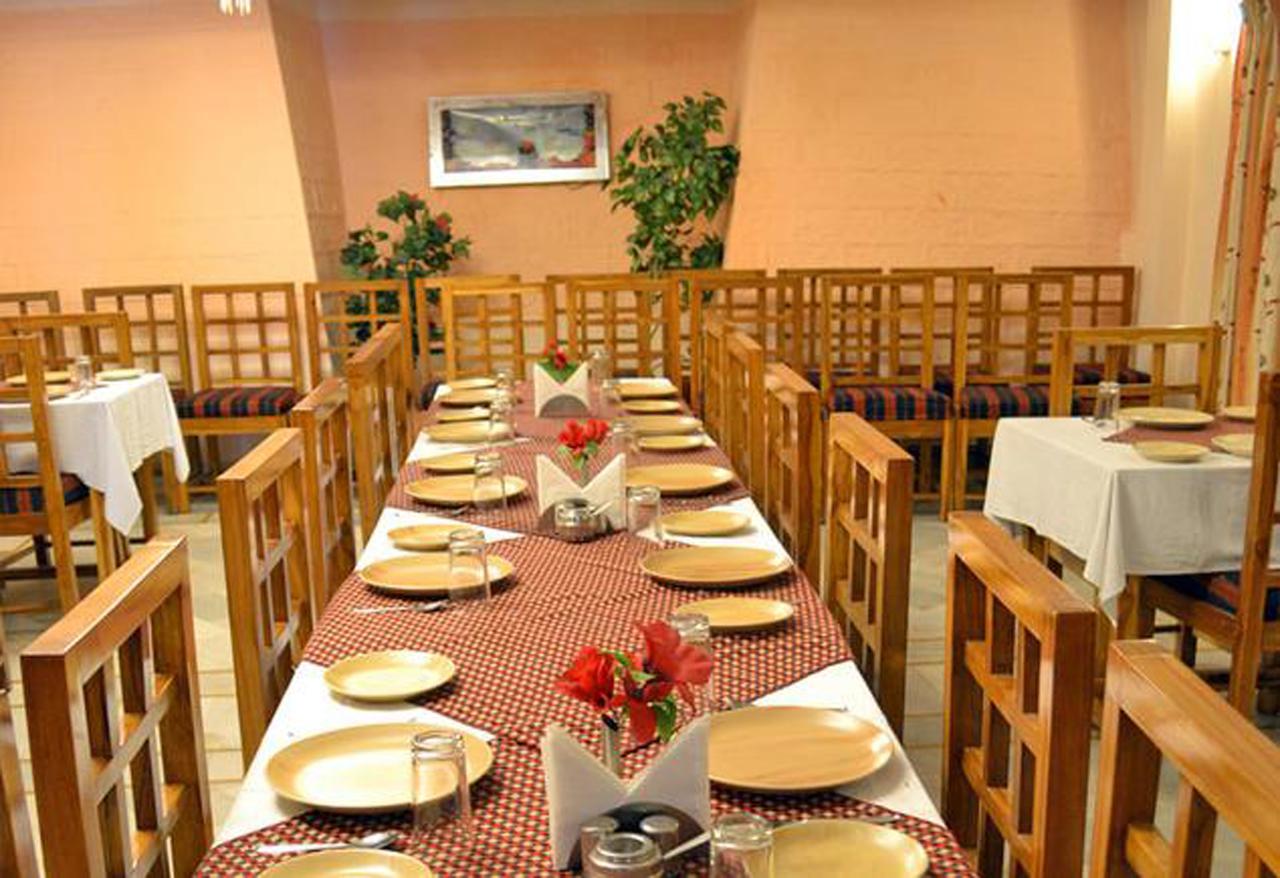 Hotel Radhe Continental Nainital Ngoại thất bức ảnh